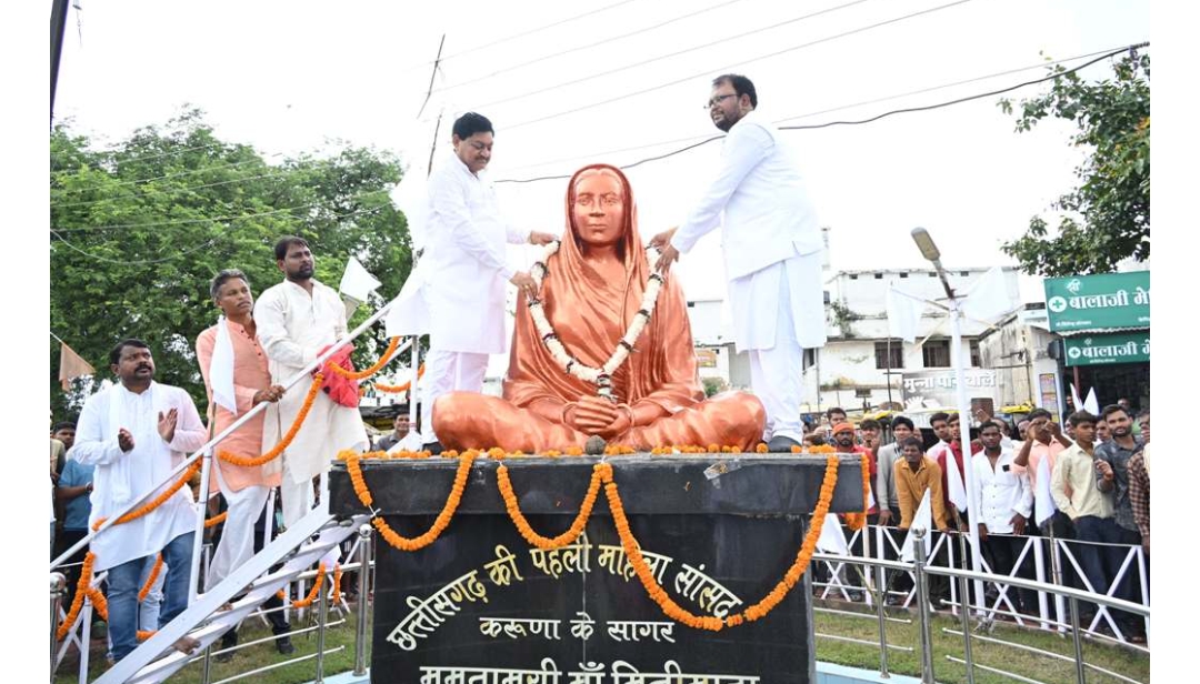 खाद्य मंत्री बघेल ने मिनीमाता की पुण्यतिथि पर श्रद्धांजलि अर्पित की