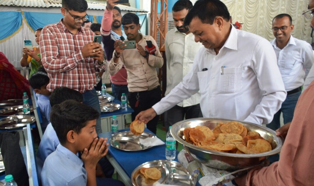 कोरबा: कैबिनेट मंत्री लखनलाल देवांगन ने पोषण आहार नाश्ता कार्यक्रम का किया शुभारंभ