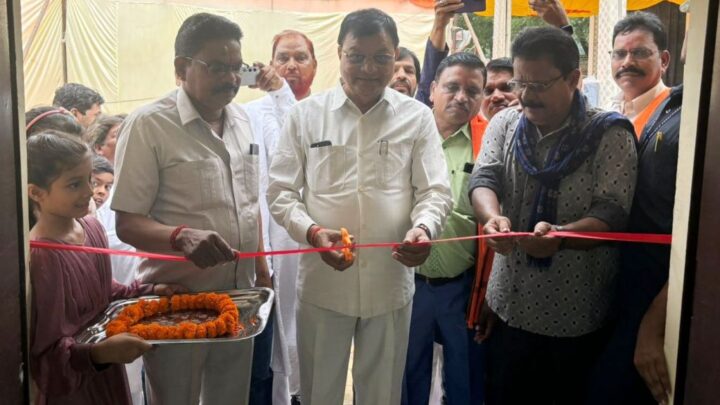 उद्योग मंत्री ने मुस्लिम समाज के सामुदायिक भवन का किया लोकार्पण