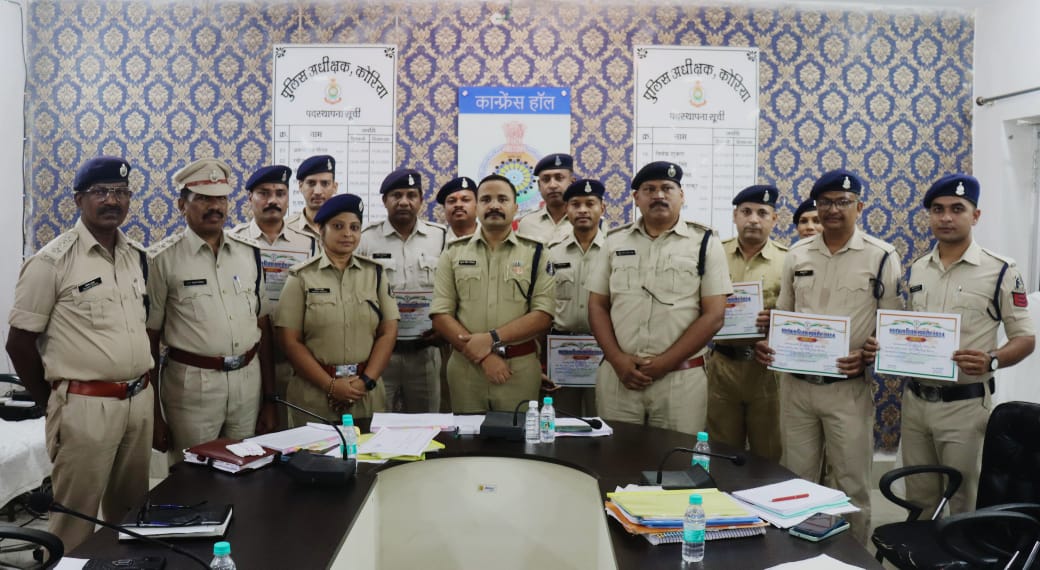 पुलिस के 11 पुलिस कर्मियों को उत्कृष्ट सेवा के लिए मिला प्रोत्साहन