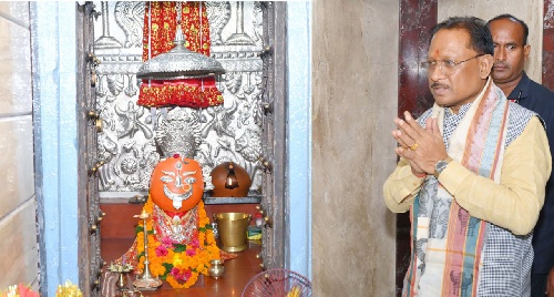 मुख्यमंत्री विष्णु देव साय ने माँ चन्द्रहासिनी की पूजा-अर्चना की