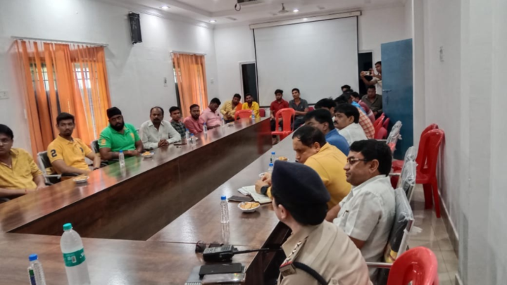 Mahasamund News : मां दुर्गा उत्सव व गरबा आयोजनो के सुरक्षित शांतिपूर्ण व गरिमामय आयोजन को लेकर की गई सौहाद्रपूर्ण चर्चा