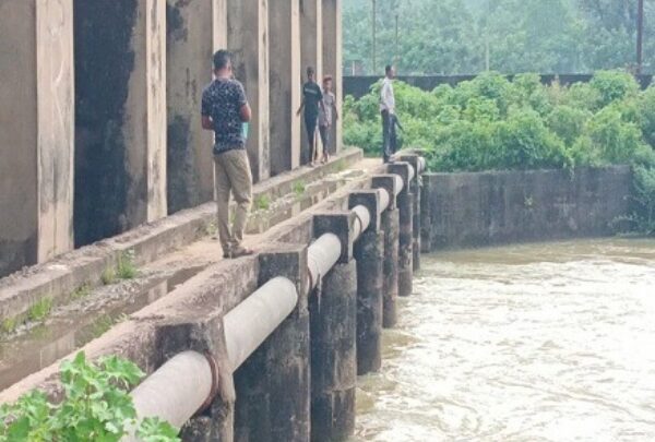 KORBA : ससुर को बचाने दामाद ने नहर में लगाई छलांग, दामाद को ग्रामीणों ने बचाया, दूसरे की तलाश जारी