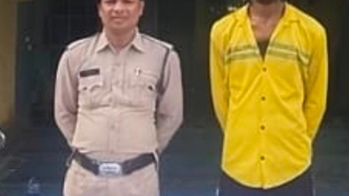 RAIPUR NEWS : विसर्जन झांकी में चाकू के साथ पकड़ाए तीन बदमाश, आर्म्स एक्ट के तहत की गई कार्यवाही