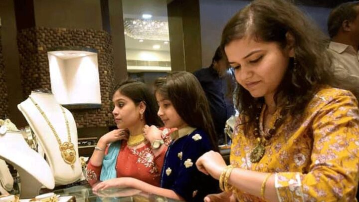 Gold Price: नए साल में सोने में र‍िकॉर्ड तेजी, 62000 पर पहुंचेगा रेट; चांदी भी जाएगी ऑल टाइम हाई