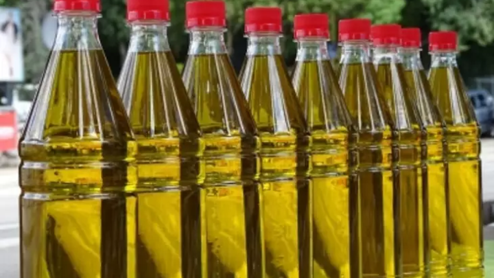 खाद्य तेल बाजार सुस्त, आपूर्ति की कमी के कारण बढ़ रहे Groundnut oil के दाम !