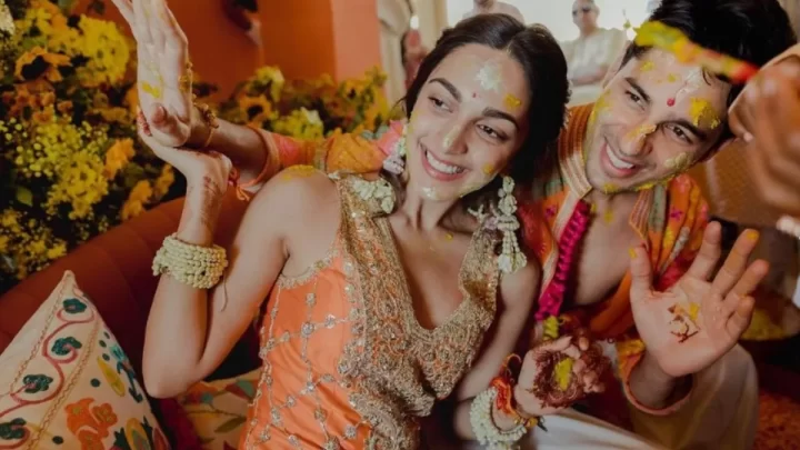 Kiara Advani ने शादी के बाद सिद्धार्थ मल्होत्रा को विश की पहली होली, शेयर की हल्दी सेरेमनी की अनदेखी तस्वीरें