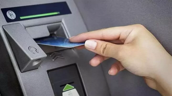 ATM Card Fraud: कैश निकालते समय इन बातों का रखें ध्यान, लापरवाही बरतने पर हो सकता है अकाउंट खाली