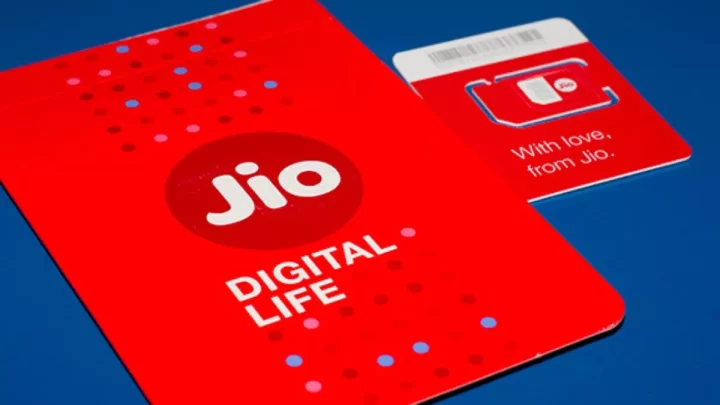 Jio ने फिर किया कमाल, Airtel-Vodafone Idea और BSNL को दिया नॉक आउट पंच