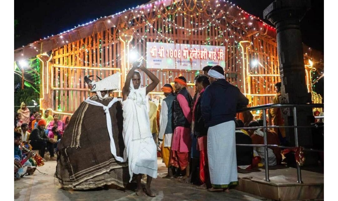 दंतेवाड़ा के मंडई मेले में आज होगी ‘गंवर मार‘ रस्म,इस रस्म को देखने के लिए उमड़ती है भीड़