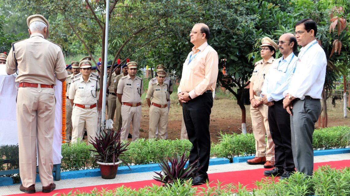 कोरबा में पुलिस स्मृति दिवस पर सीआईएसएफ और एनटीपीसी ने दी श्रद्धांजलि