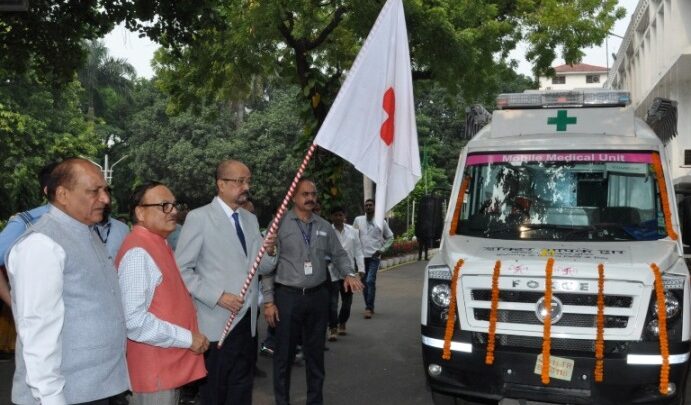 राज्यपाल ने रेडक्रॉस की मोबाइल मेडिकल यूनिट का शुभारंभ किया