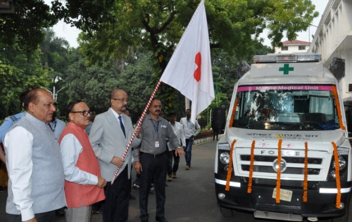 राज्यपाल ने रेडक्रॉस की मोबाइल मेडिकल यूनिट का शुभारंभ किया