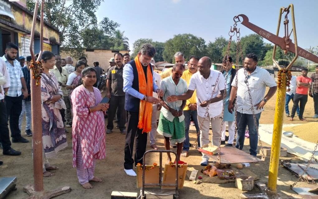 बीजेपी प्रदेश अध्यक्ष किरणदेव ने पल्ली में किया धान खरीदी का शुभारंभ