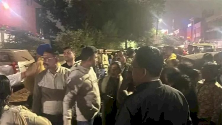 पुलिस चौकी में झूमाझटकी और पथराव, 14 के खिलाफ मामला दर्ज