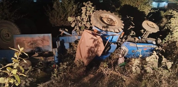 सड़क हादसे 2 की मौत, दो घायल सड़क हादसे 2 की मौत, दो घायल