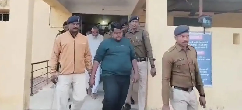रकम डबल करने के नाम पर लोगों को लाखों का चूना लगाने वाले फरार बाप-बेटे को पुलिस ने किया गिरफ्तार रकम डबल करने के नाम पर लोगों को लाखों का चूना लगाने वाले फरार बाप-बेटे को पुलिस ने किया गिरफ्तार