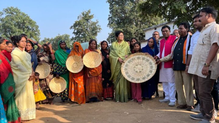 कोरबा: क्षेत्र के स्वीकृत कार्यों पर तेजी लाएं प्रशासन-सांसद श्रीमती ज्योत्सना महंत