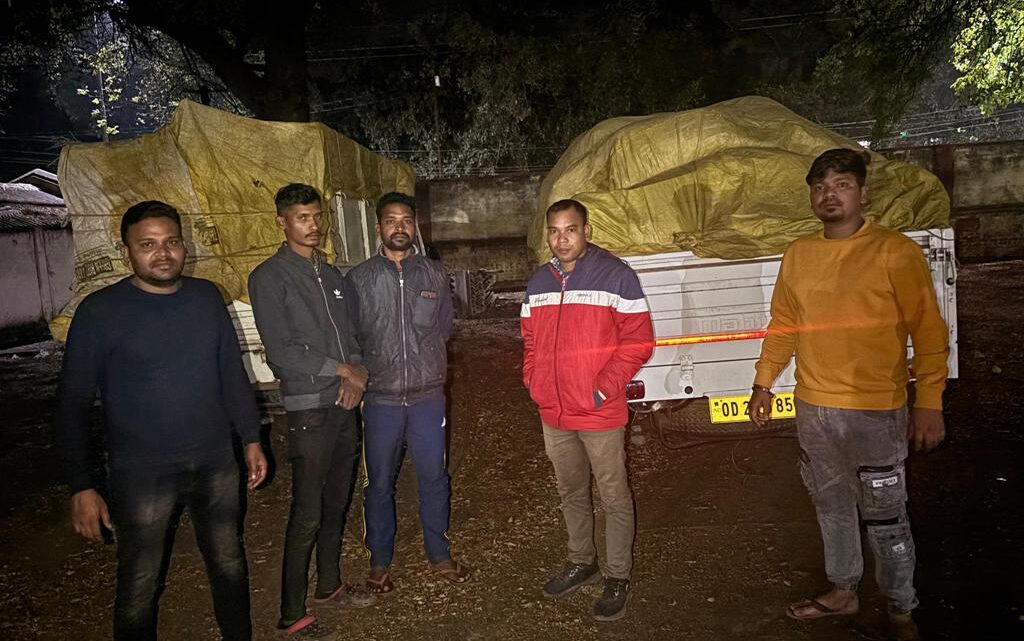 महासमुंद के खेमड़ा जांच चौकी में 140 कट्टा धान जब्त महासमुंद के खेमड़ा जांच चौकी में 140 कट्टा धान जब्त