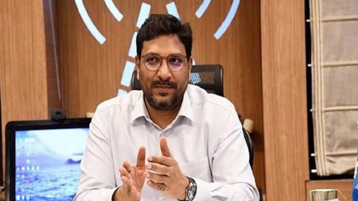 IAS अधिकारी पर ईडी का शिकंजा : मनी लॉन्ड्रिंग मामले में 13 ठिकानों पर छापा