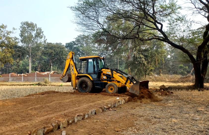 जिला प्रशासन ने हटाया अवैध कब्ज़ा