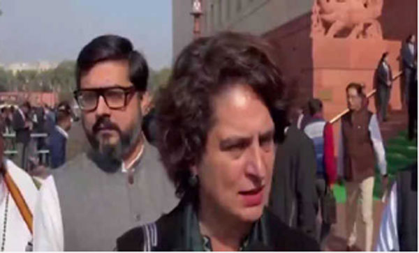 जनता के मुद्दों पर सरकार संसद में नहीं चाहती चर्चा : प्रियंका जनता के मुद्दों पर सरकार संसद में नहीं चाहती चर्चा : प्रियंका
