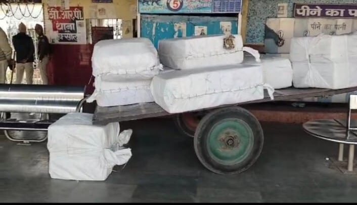 रक्सौल में पकड़ाया 2 करोड़ से ज्यादा का प्रतिबंधित माल