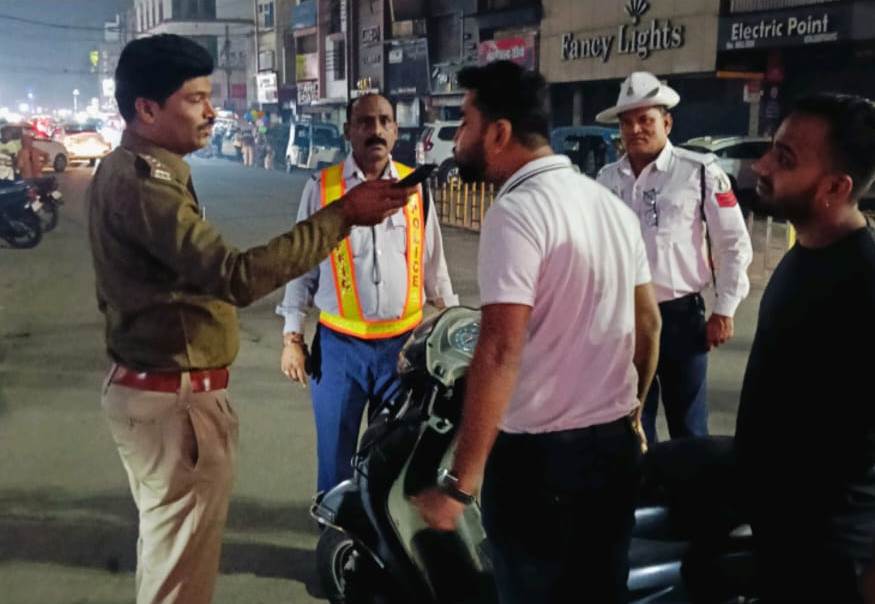 साल 2024 में 1900 नशेड़ी वाहन चालकों पर कार्रवाई, दोगुने मामलों में जुर्माना साल 2024 में 1900 नशेड़ी वाहन चालकों पर कार्रवाई, दोगुने मामलों में जुर्माना