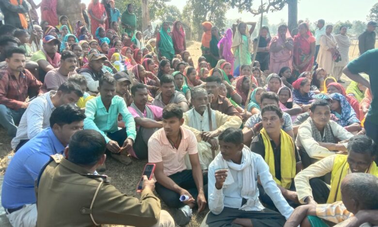 आचार संहिता लगने के बाद भी शुभारंभ करने अड़ा प्रशासन व प्रबंधन