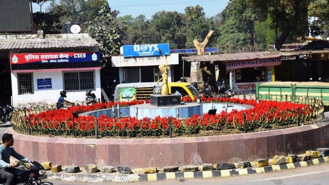 स्माल गार्डनिंग से शहर सौदंर्यीकरण को मिल रहा नया लुक, जगह-जगह मुस्कुरा रहे नयनाभिराम रंग बिरंगे फूल स्माल गार्डनिंग से शहर सौदंर्यीकरण को मिल रहा नया लुक, जगह-जगह मुस्कुरा रहे नयनाभिराम रंग बिरंगे फूल
