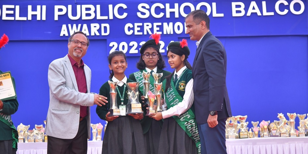 बालको डीपीएस ने 500 से अधिक विद्यार्थियों को सम्मानित किया