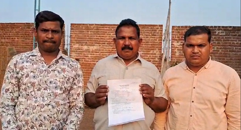 बिलाईगढ़ में नामांकन रद्द कराने को लेकर मारपीट, दोनों पक्षों पर FIR दर्ज बिलाईगढ़ में नामांकन रद्द कराने को लेकर मारपीट, दोनों पक्षों पर FIR दर्ज