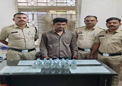 शराब बेचने वाला आरोपी गिरफ्तार शराब बेचने वाला आरोपी गिरफ्तार
