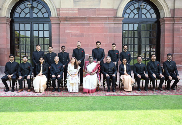 उन्नत प्रौद्योगिकी की मदद से रसद प्रबंधन को कुशल बनाएं अधिकारी : मुर्मु उन्नत प्रौद्योगिकी की मदद से रसद प्रबंधन को कुशल बनाएं अधिकारी : मुर्मु