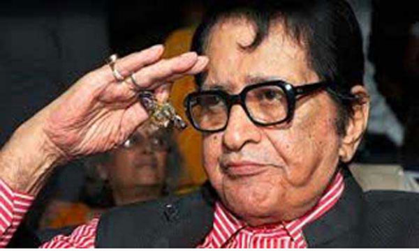 देशभक्ति फिल्मों के जरिये दर्शकों के दिलों पर राज किया मनोज कुमार ने देशभक्ति फिल्मों के जरिये दर्शकों के दिलों पर राज किया मनोज कुमार ने