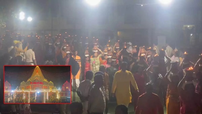 डोंगरगढ़ में नवरात्र का समापन धूमधाम से हुआ, उमड़ा भक्तों का सैलाब डोंगरगढ़ में नवरात्र का समापन धूमधाम से हुआ, उमड़ा भक्तों का सैलाब