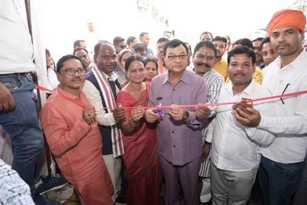 दीपका में श्रम अन्न केंद्र का श्रम मंत्री लखन लाल देवांगन ने किया शुभारंभ दीपका में श्रम अन्न केंद्र का श्रम मंत्री लखन लाल देवांगन ने किया शुभारंभ