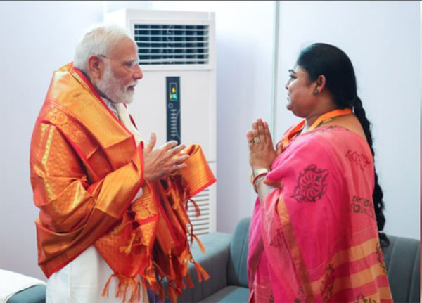 प्रधानमंत्री मोदी से मुलाकात के बाद देश के लिए कुछ करने की इच्छा फिर से जाग गई : कर्णम मल्लेश्वरी प्रधानमंत्री मोदी से मुलाकात के बाद देश के लिए कुछ करने की इच्छा फिर से जाग गई : कर्णम मल्लेश्वरी