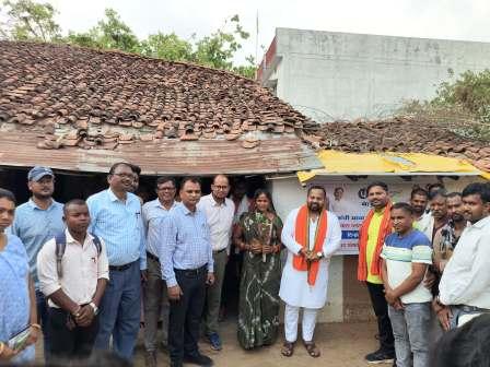 “मोर दुआर साय सरकार” अभियान : पात्र हितग्राहियों का सर्वे, सांसद बघेल ने हितग्राहियों से की सीधी बातचीत “मोर दुआर साय सरकार” अभियान : पात्र हितग्राहियों का सर्वे, सांसद बघेल ने हितग्राहियों से की सीधी बातचीत