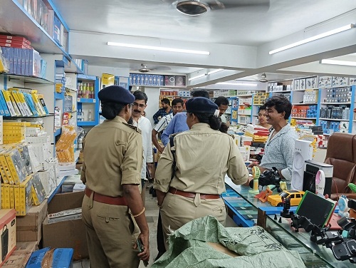 बाल श्रम के खिलाफ रवि भवन में बड़ी कार्रवाई बाल श्रम के खिलाफ रवि भवन में बड़ी कार्रवाई