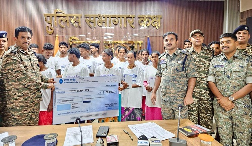 बड़ेसट्टी बनी छत्तीसगढ़ की पहली नक्सल मुक्त पंचायत बड़ेसट्टी बनी छत्तीसगढ़ की पहली नक्सल मुक्त पंचायत
