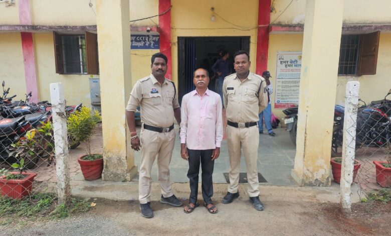 चंडीपारा में सट्टा खेलाने वाले आरोपी को किया गिरफ्तार थाना पामगढ़ पुलिस की त्वरित कार्यवाही चंडीपारा में सट्टा खेलाने वाले आरोपी को किया गिरफ्तार थाना पामगढ़ पुलिस की त्वरित कार्यवाही