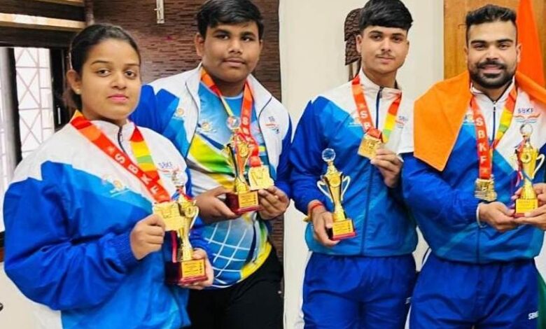 नेपाल में चमके छत्तीसगढ़ के सितारे: कबीरधाम के चार होनहार युवाओं ने लहराया भारत का परचम नेपाल में चमके छत्तीसगढ़ के सितारे: कबीरधाम के चार होनहार युवाओं ने लहराया भारत का परचम
