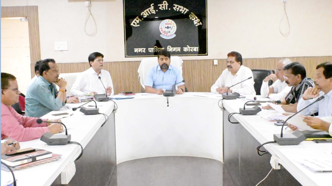 एलर्ट मोड पर करें मांग व शिकायतों से जुड़े आवेदनों का निराकरण-आयुक्त आशुतोष पांडेय एलर्ट मोड पर करें मांग व शिकायतों से जुड़े आवेदनों का निराकरण-आयुक्त आशुतोष पांडेय