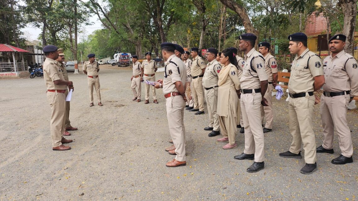 कोरबा पुलिस का “सजग कोरबा और सतर्क कोरबा” अभियान कोरबा पुलिस का “सजग कोरबा और सतर्क कोरबा” अभियान