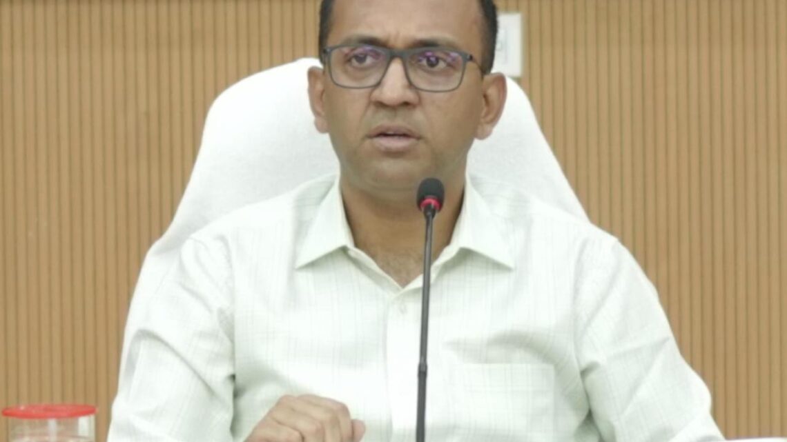 कोटवारी सेवा भूमि का नामांतरण किया गया अपास्त..कलेक्टर के निर्देश के पश्चात भैंसमा तहसीलदार ने की कार्यवाही कोटवारी सेवा भूमि का नामांतरण किया गया अपास्त..कलेक्टर के निर्देश के पश्चात भैंसमा तहसीलदार ने की कार्यवाही