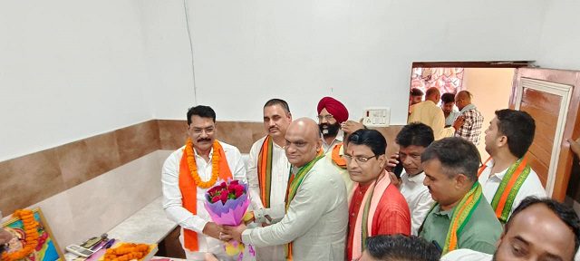 कोरबा ब्रेकिंग: भाजपा जिला अध्यक्ष गोपाल मोदी ने विधिविधान के साथ संभाला पदभार, कार्यकर्ताओं में दिखा नया जोश कोरबा ब्रेकिंग: भाजपा जिला अध्यक्ष गोपाल मोदी ने विधिविधान के साथ संभाला पदभार, कार्यकर्ताओं में दिखा नया जोश