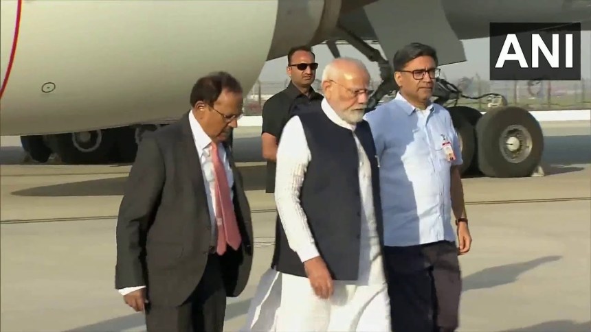 पहलगाम हमला: PM मोदी को लेने पहुंचे अजित डोभाल, जल्द बड़ी सुरक्षा बैठक में होंगे शामिल पहलगाम हमला: PM मोदी को लेने पहुंचे अजित डोभाल, जल्द बड़ी सुरक्षा बैठक में होंगे शामिल