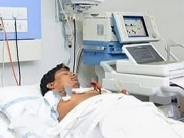 फैक्ट्री में मजदूर का कटा हाथ:मशीन चलवाने के लिए किया मजबूर; हादसे के बाद हटाया गया CCTV, महिला ने लगाए गंभीर आरोप फैक्ट्री में मजदूर का कटा हाथ:मशीन चलवाने के लिए किया मजबूर; हादसे के बाद हटाया गया CCTV, महिला ने लगाए गंभीर आरोप