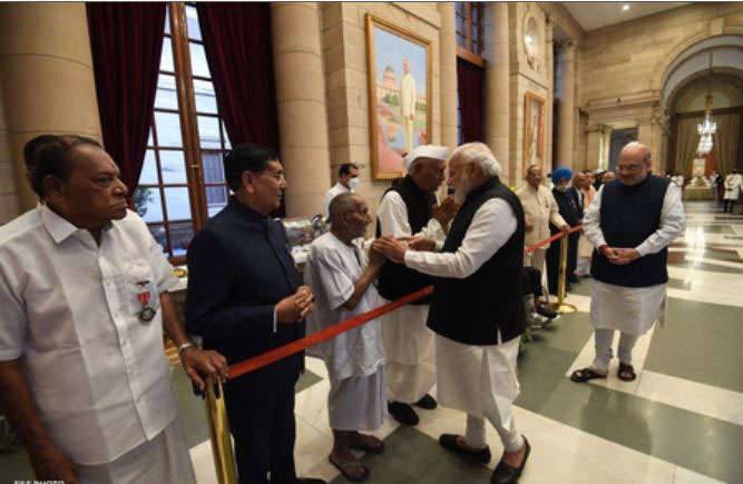 पद्मश्री योग गुरु शिवानंद बाबा के निधन से पीएम मोदी दुखी पद्मश्री योग गुरु शिवानंद बाबा के निधन से पीएम मोदी दुखी